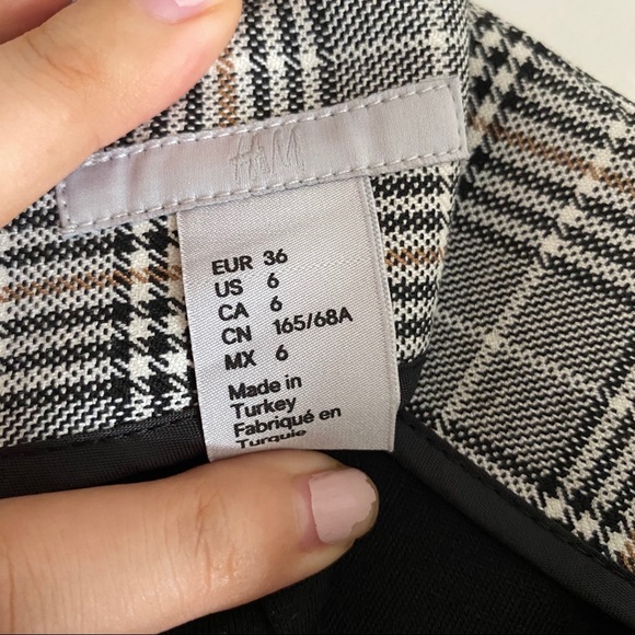 H&M Plaid Skirt - Picture 4 of 4